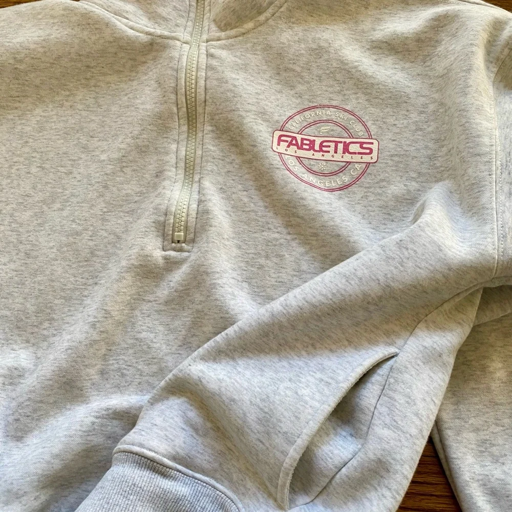 Fabletics Gray Half-Zip Pullover Jacket L • Logo Sweatshirt •